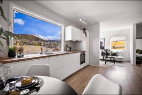 Central 2 story modern apartment